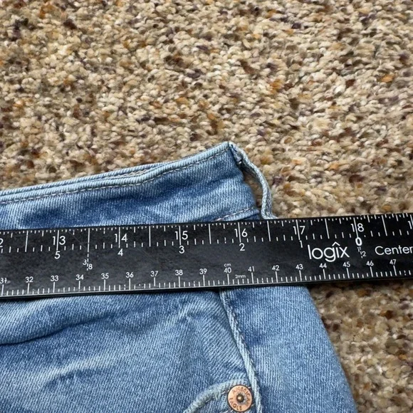 American Eagle Mom Shorts Womens 14 Light Wash Blue High Rise Stretch Denim 3 In - Picture 7 of 10